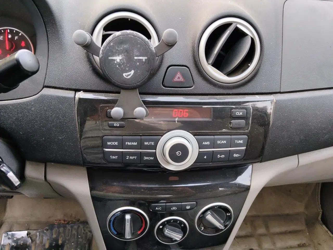CHANGAN Alsvin V3 2015 1.4L Manual Meiruan Model China V Standard — миниатюра 13