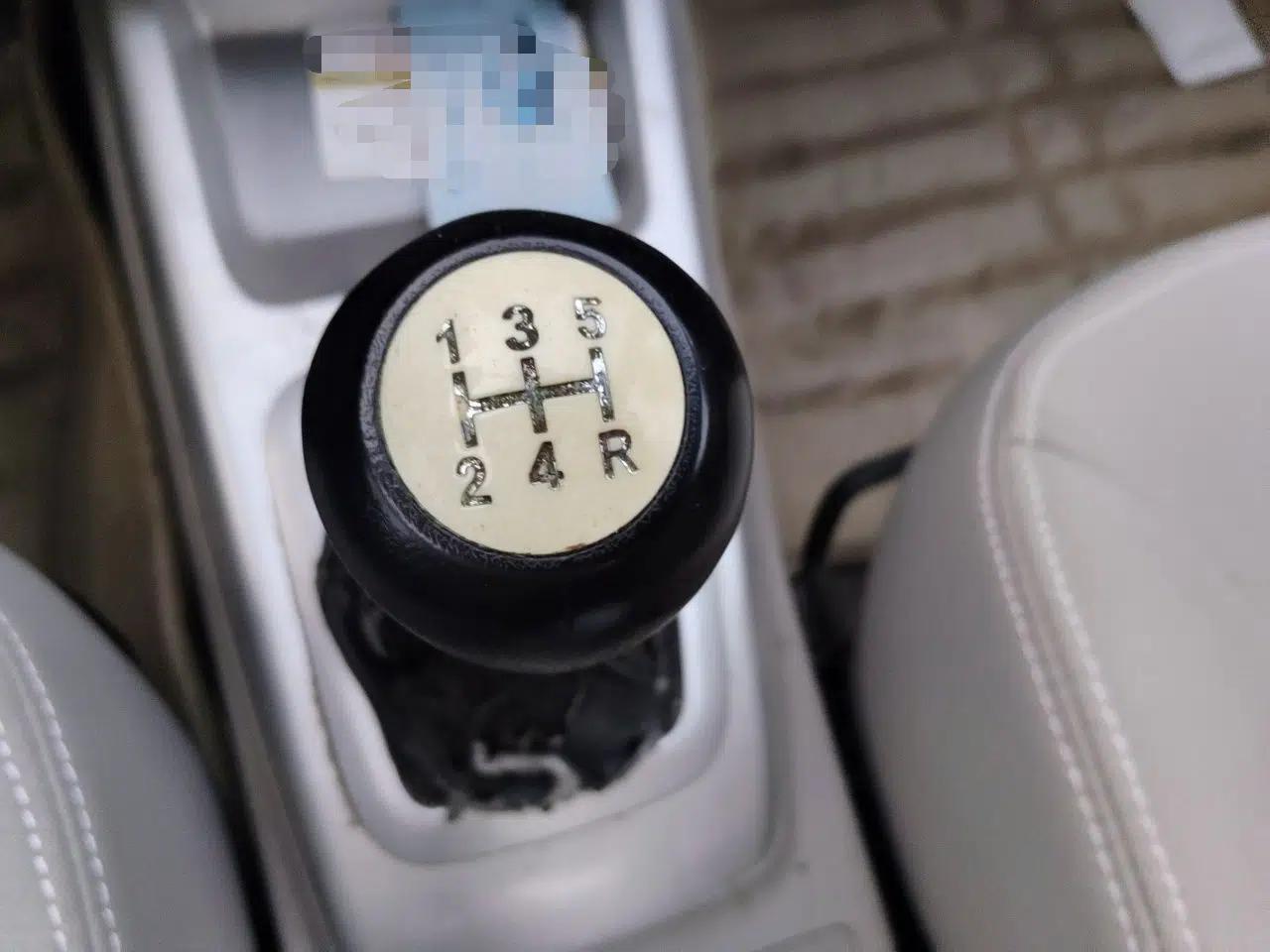 CHANGAN Alsvin V3 2015 1.4L Manual Meiruan Model China V Standard — миниатюра 14