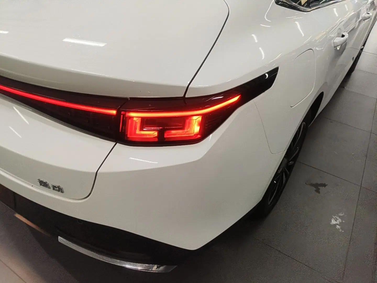 CHANGAN Eado PHEV 2025 Smart New Blue Whale 145KM Battleship Edition — миниатюра 14