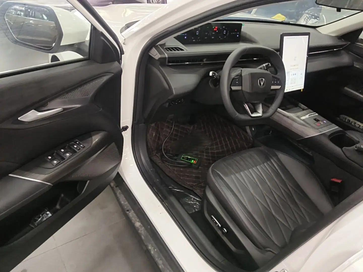 CHANGAN Eado PHEV 2025 Smart New Blue Whale 145KM Battleship Edition — миниатюра 23