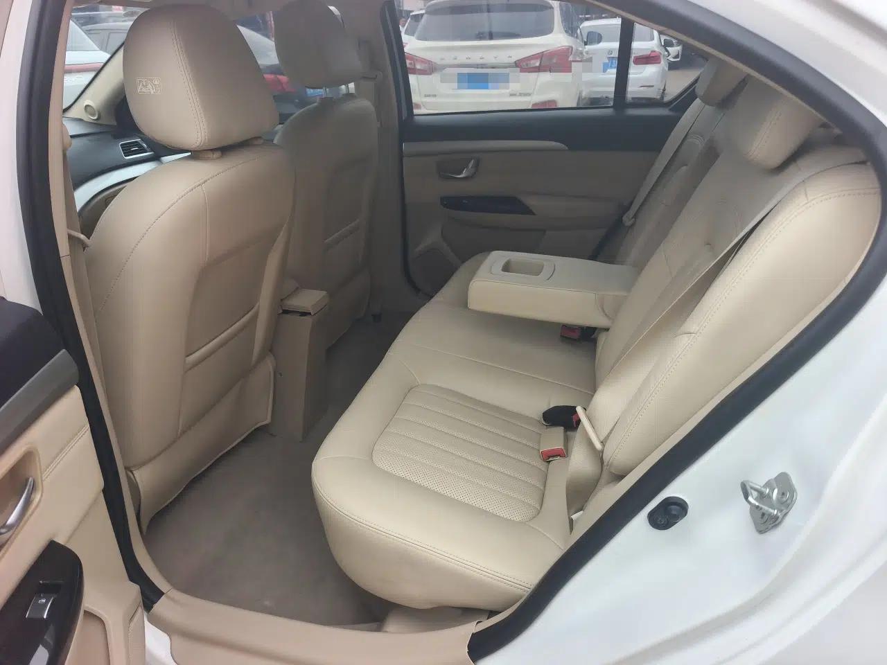 Great Wall C30 2016 1.5L Manual Luxury Model — миниатюра 11
