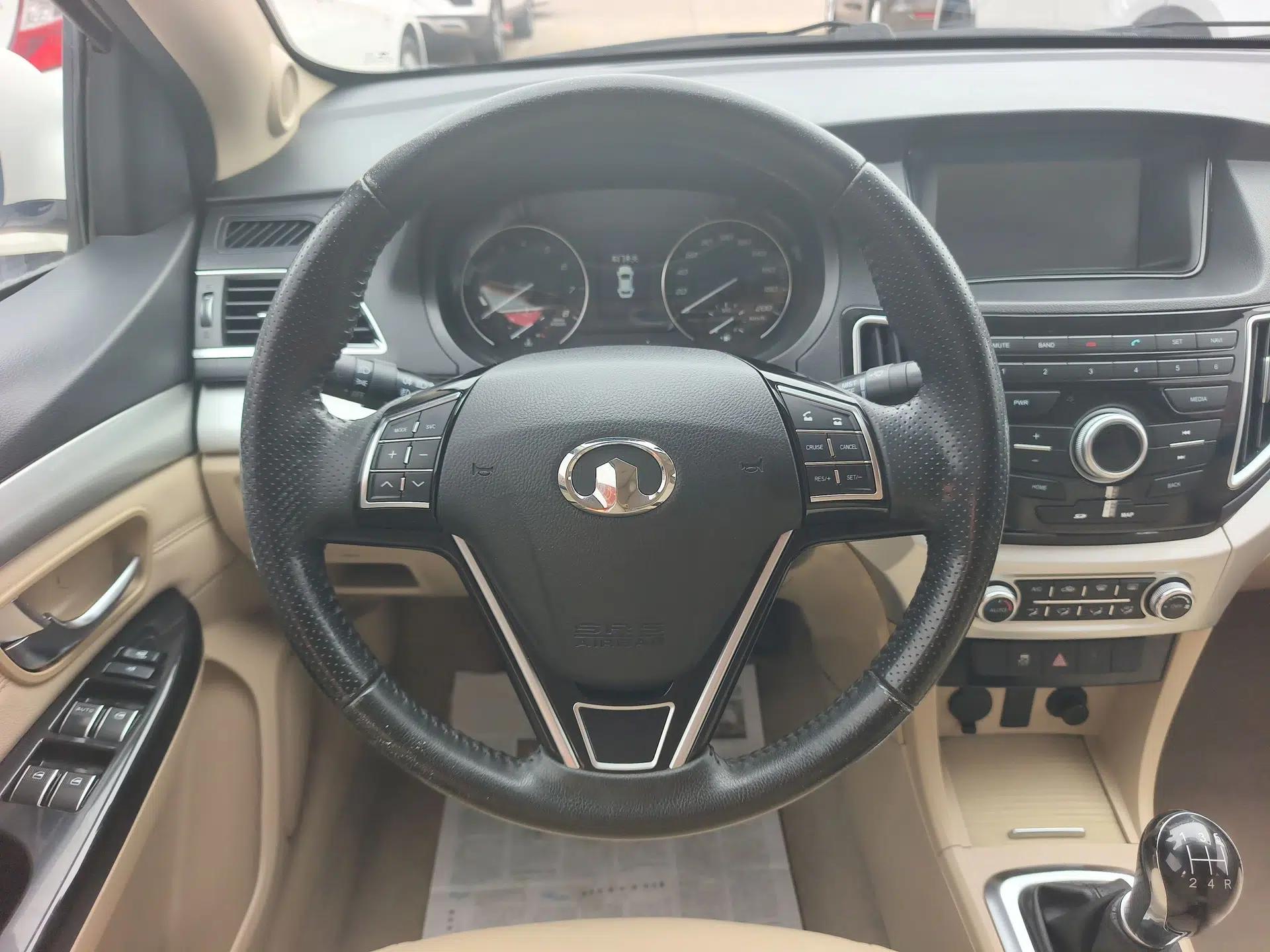 Great Wall C30 2016 1.5L Manual Luxury Model — миниатюра 14