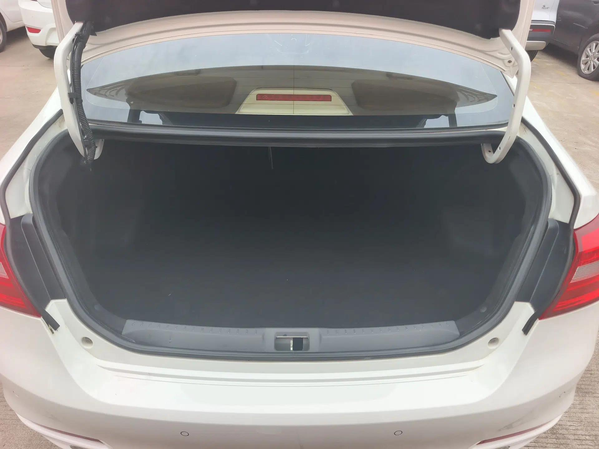 Great Wall C30 2016 1.5L Manual Luxury Model — миниатюра 18