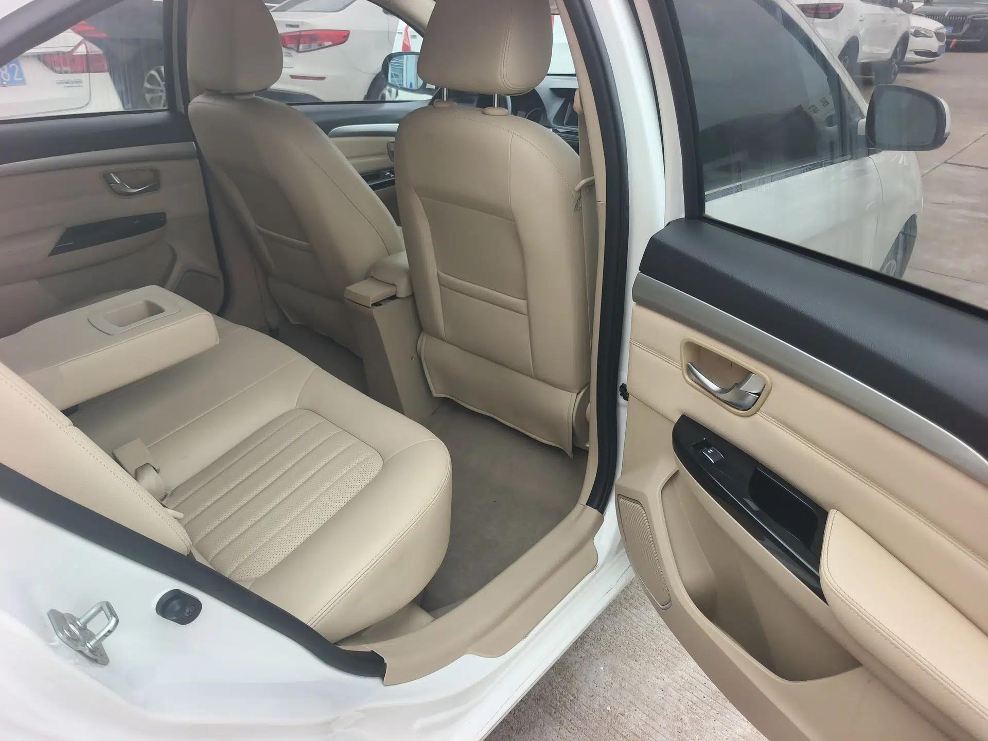 Great Wall C30 2016 1.5L Manual Luxury Model — миниатюра 20