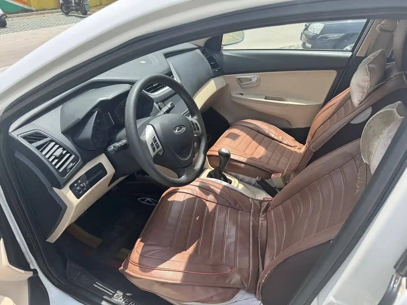 Fengyun 2 2015 1.5L Manual Elite Edition — миниатюра 3
