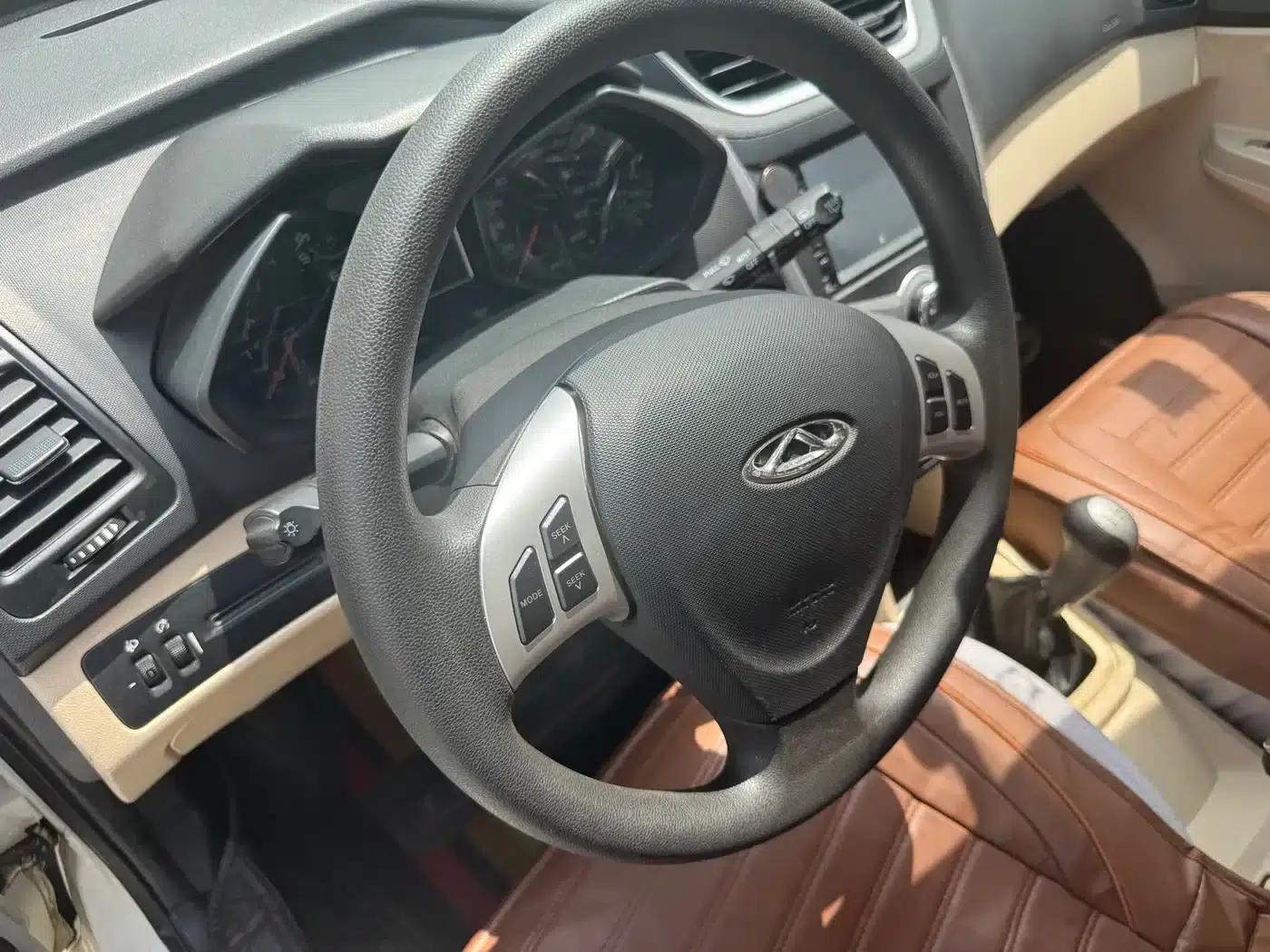 Fengyun 2 2015 1.5L Manual Elite Edition — миниатюра 5