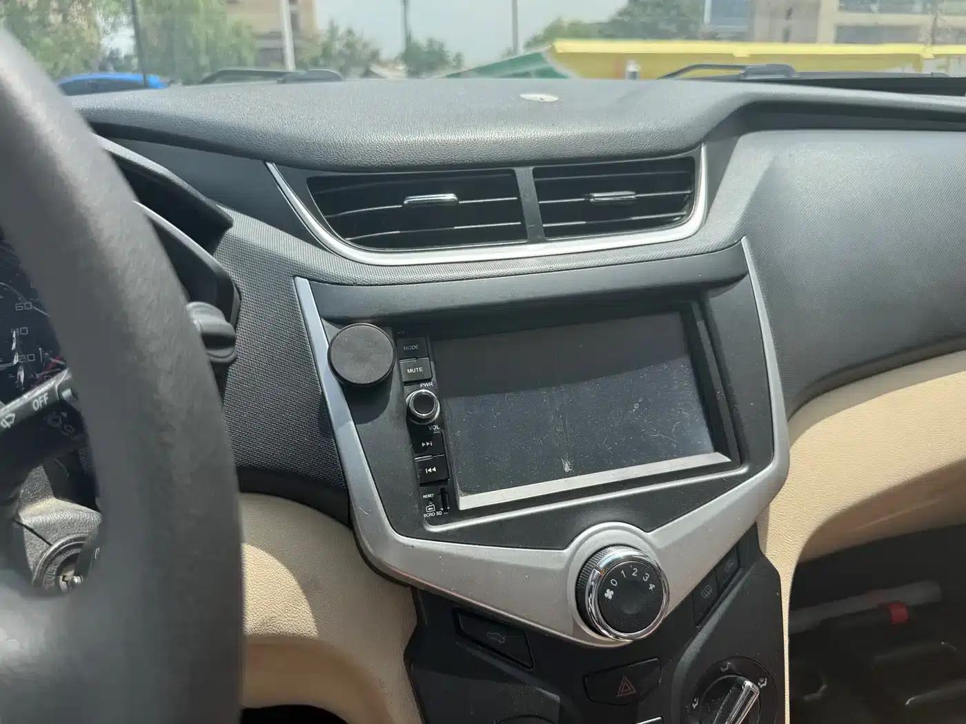 Fengyun 2 2015 1.5L Manual Elite Edition — миниатюра 7