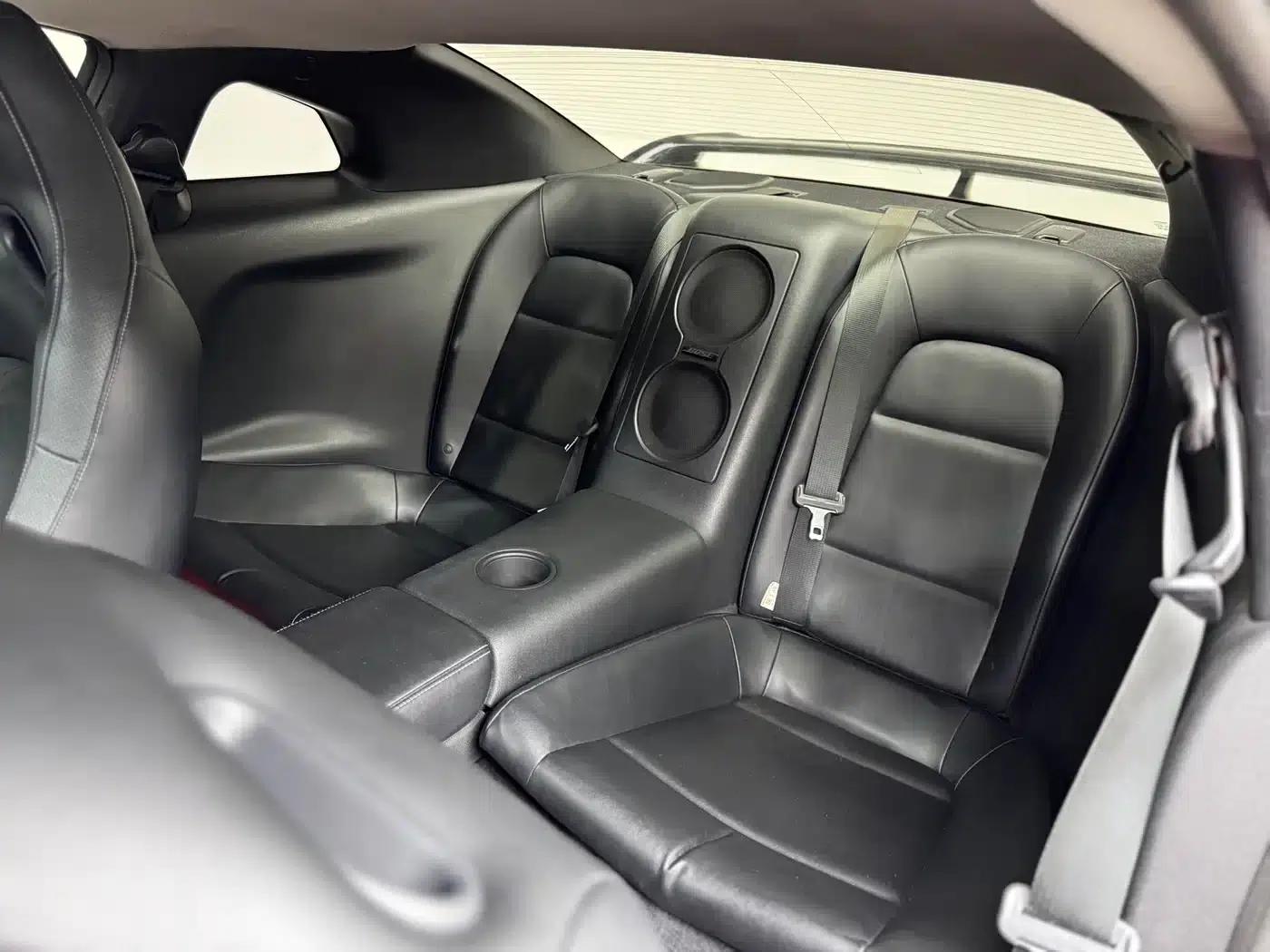 2014 Nissan GT-R 3.8T Premium Edition with black interior — миниатюра 13
