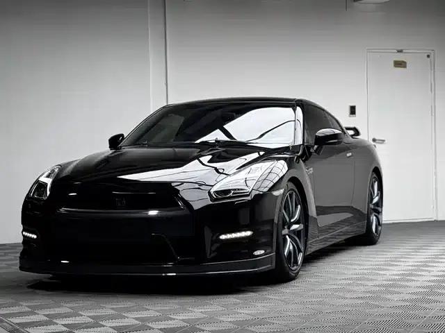 2014 Nissan GT-R 3.8T Premium Edition with black interior