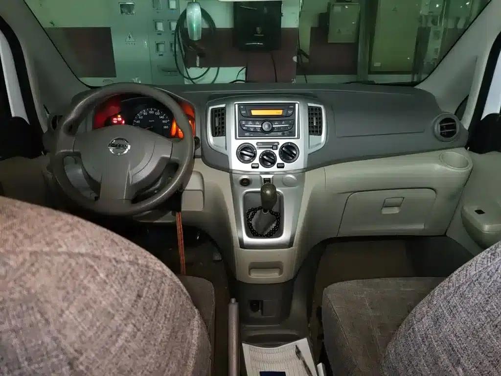 Nissan NV200 2016 Facelift 1.6L Manual Deluxe — миниатюра 13