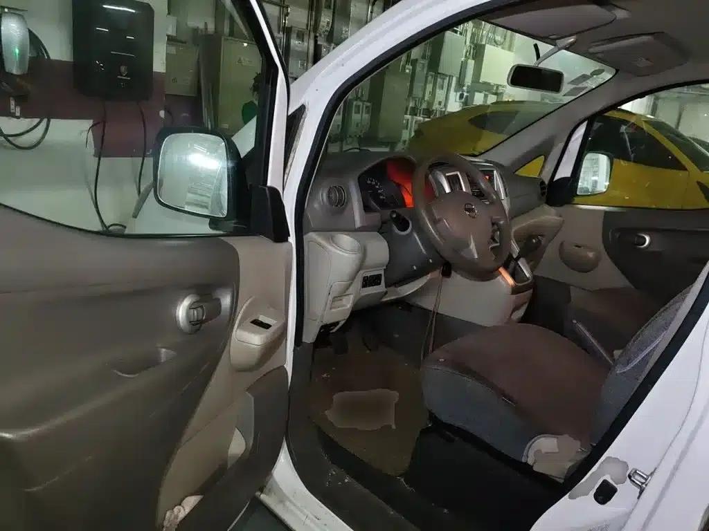 Nissan NV200 2016 Facelift 1.6L Manual Deluxe — миниатюра 14