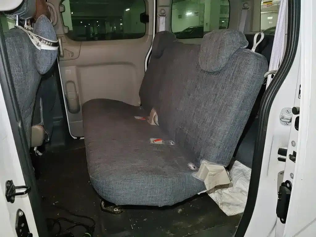 Nissan NV200 2016 Facelift 1.6L Manual Deluxe — миниатюра 15