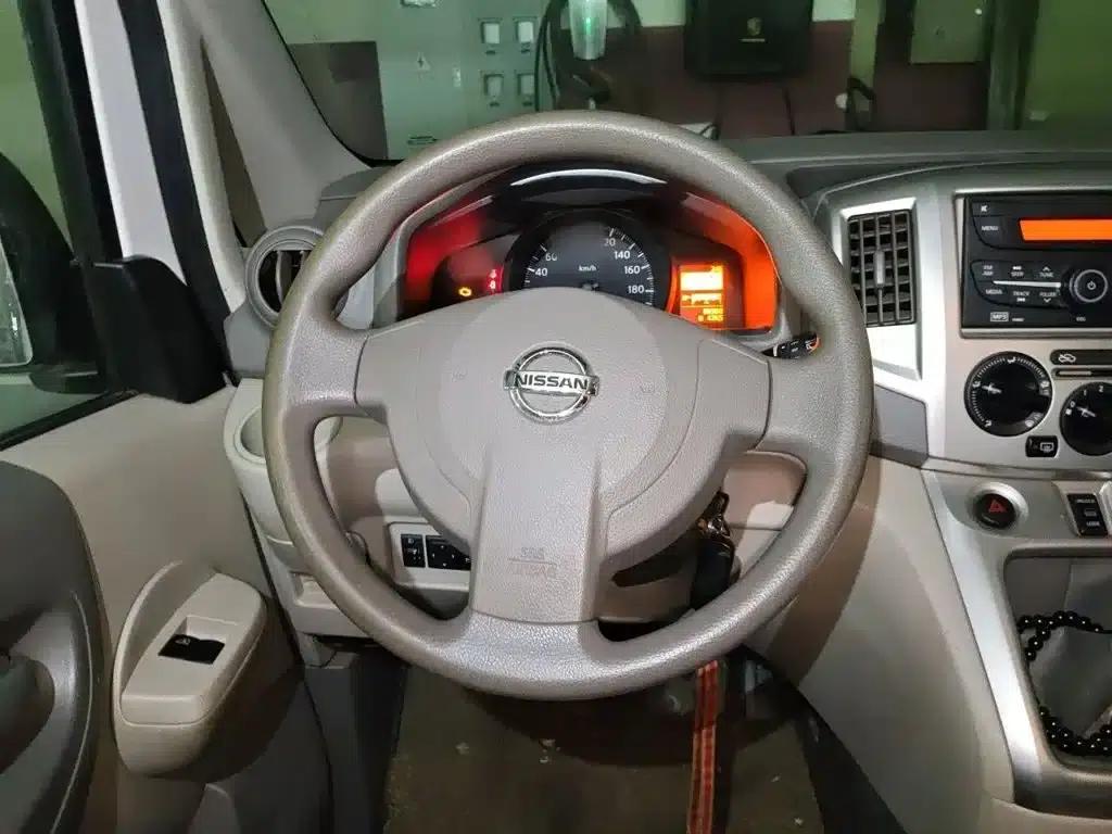Nissan NV200 2016 Facelift 1.6L Manual Deluxe — миниатюра 3