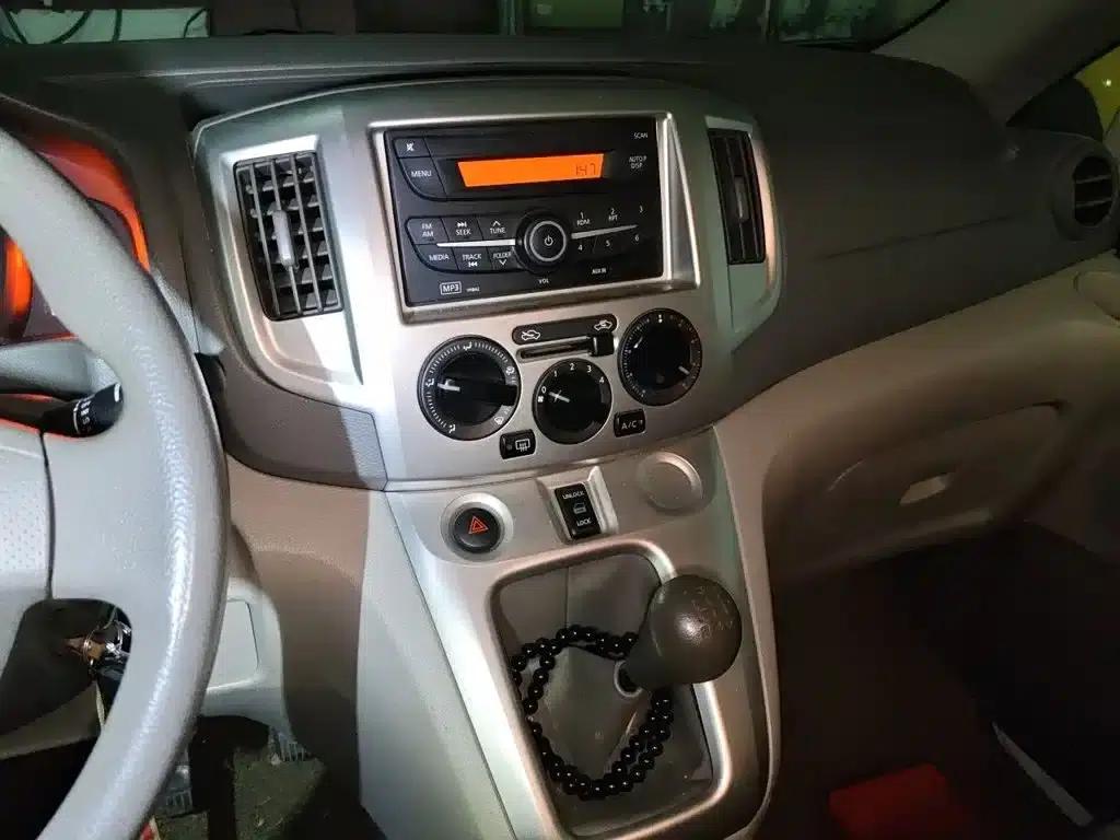 Nissan NV200 2016 Facelift 1.6L Manual Deluxe — миниатюра 6