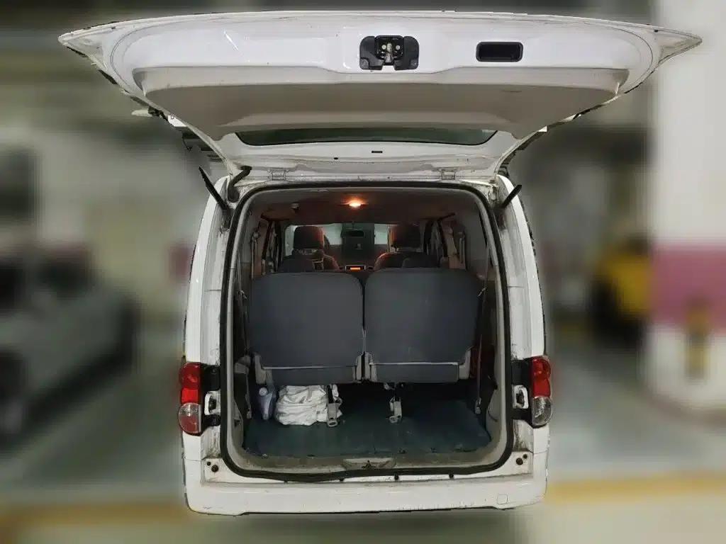 Nissan NV200 2016 Facelift 1.6L Manual Deluxe — миниатюра 10