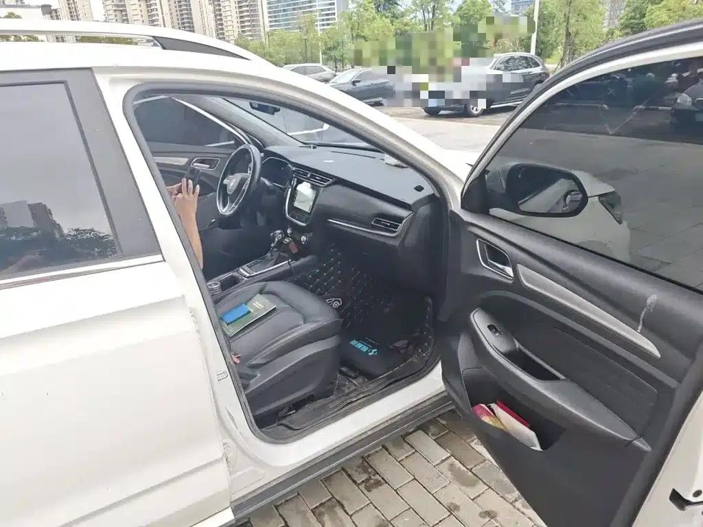 Roewe RX3 2018 1.6L CVT Internet Smart Edition — миниатюра 20