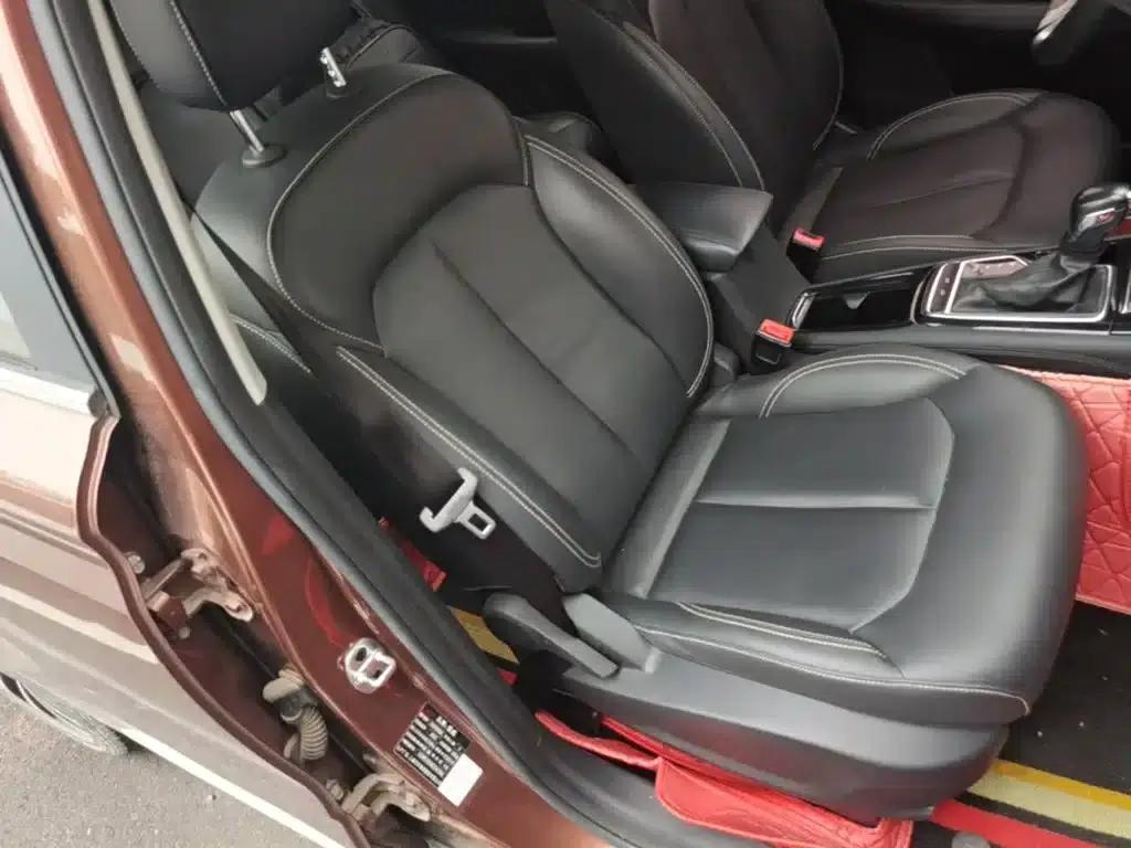 Roewe RX3 2020 1.6L CVT 4G Connected Super Cool Flagship Edition — миниатюра 25