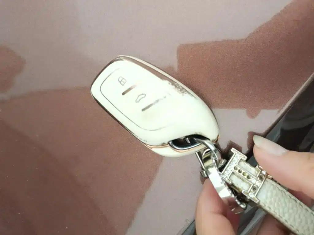 Roewe RX3 2020 1.6L CVT 4G Connected Super Cool Flagship Edition — миниатюра 9