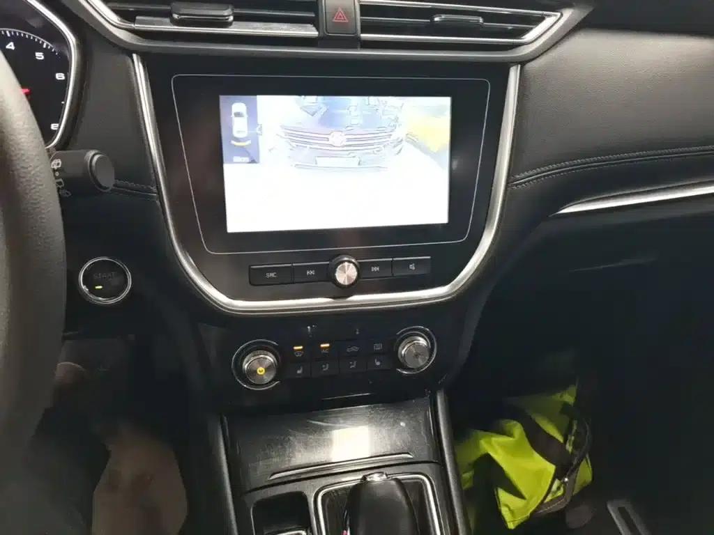 Roewe RX3 2018 18T Automatic Flagship Edition — миниатюра 13