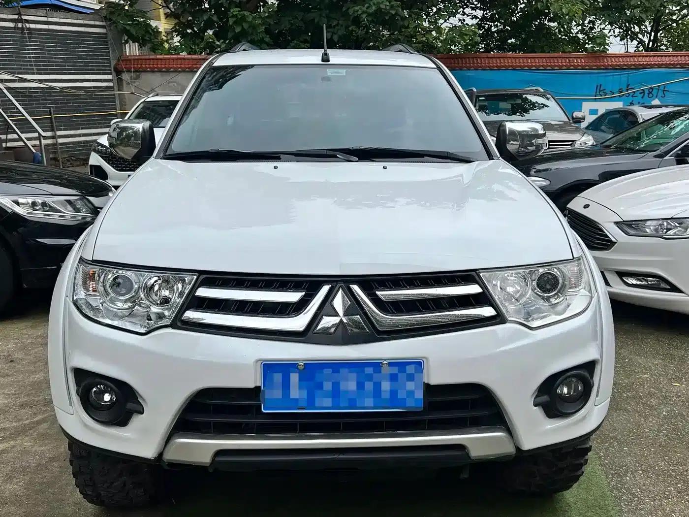 2013 Pajero Sport 3.0L Automatic 4WD Executive Edition — миниатюра 2