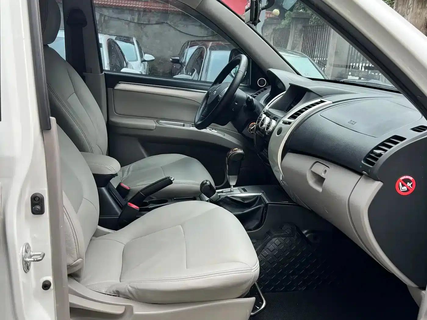 2013 Pajero Sport 3.0L Automatic 4WD Executive Edition — миниатюра 11