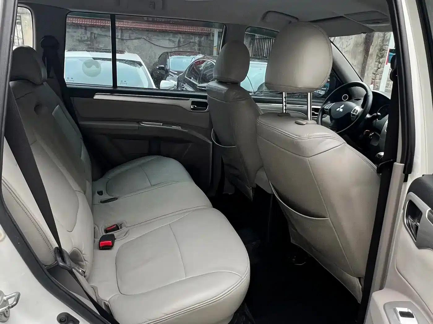 2013 Pajero Sport 3.0L Automatic 4WD Executive Edition — миниатюра 12