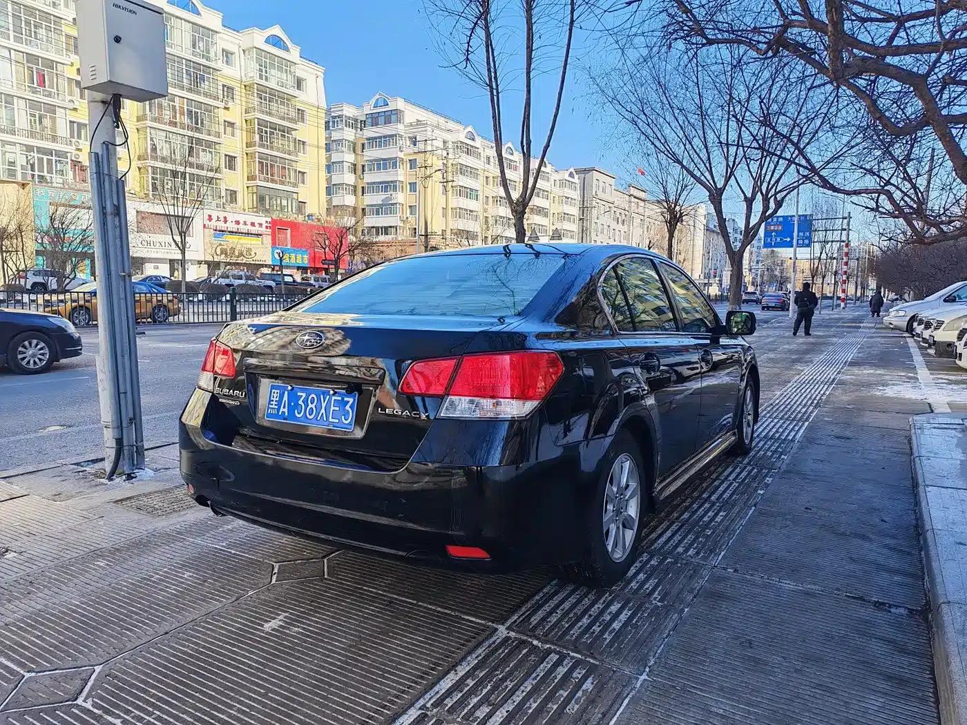 Legacy 2010 2.0i Luxury Edition — миниатюра 6