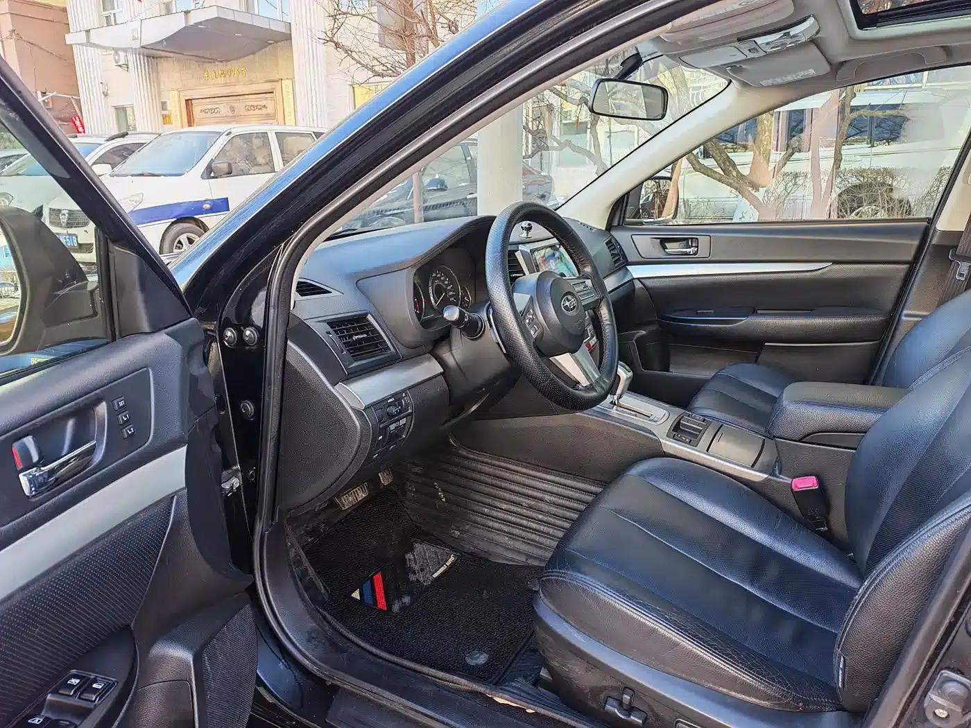 Legacy 2010 2.0i Luxury Edition — миниатюра 7