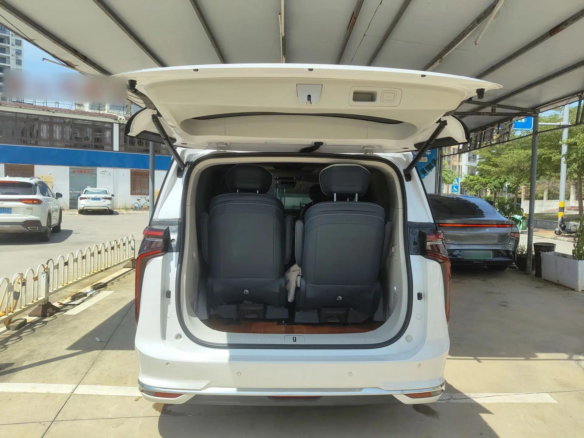 SAIC MAXUS G90 2022 2.0T Interstellar Six-Seater Edition — миниатюра 11