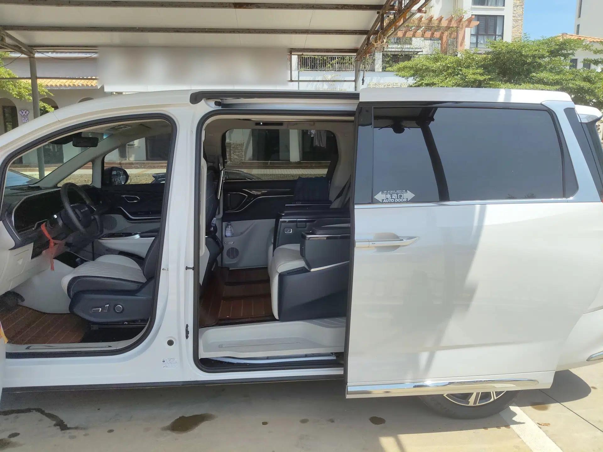 SAIC MAXUS G90 2022 2.0T Interstellar Six-Seater Edition — миниатюра 13