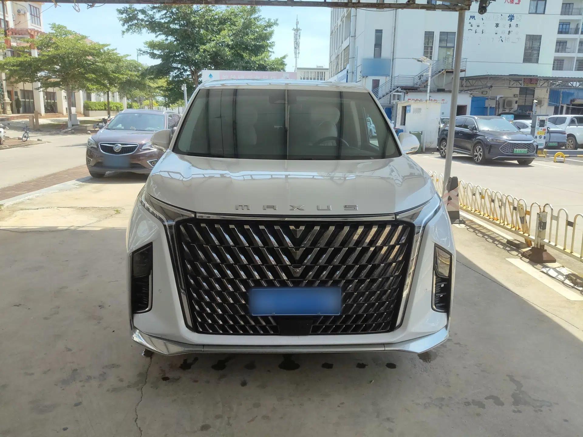 SAIC MAXUS G90 2022 2.0T Interstellar Six-Seater Edition — миниатюра 3