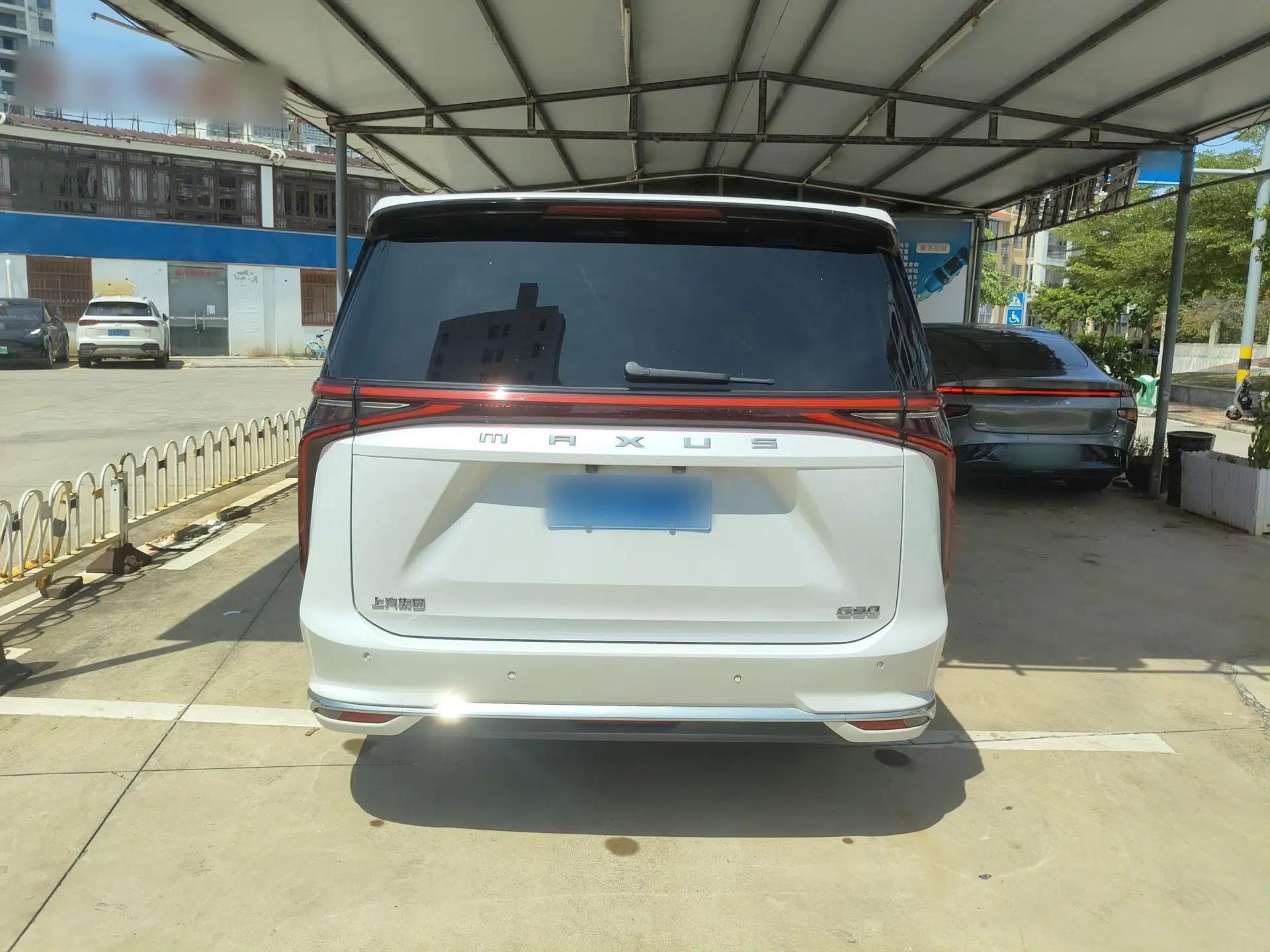 SAIC MAXUS G90 2022 2.0T Interstellar Six-Seater Edition — миниатюра 5