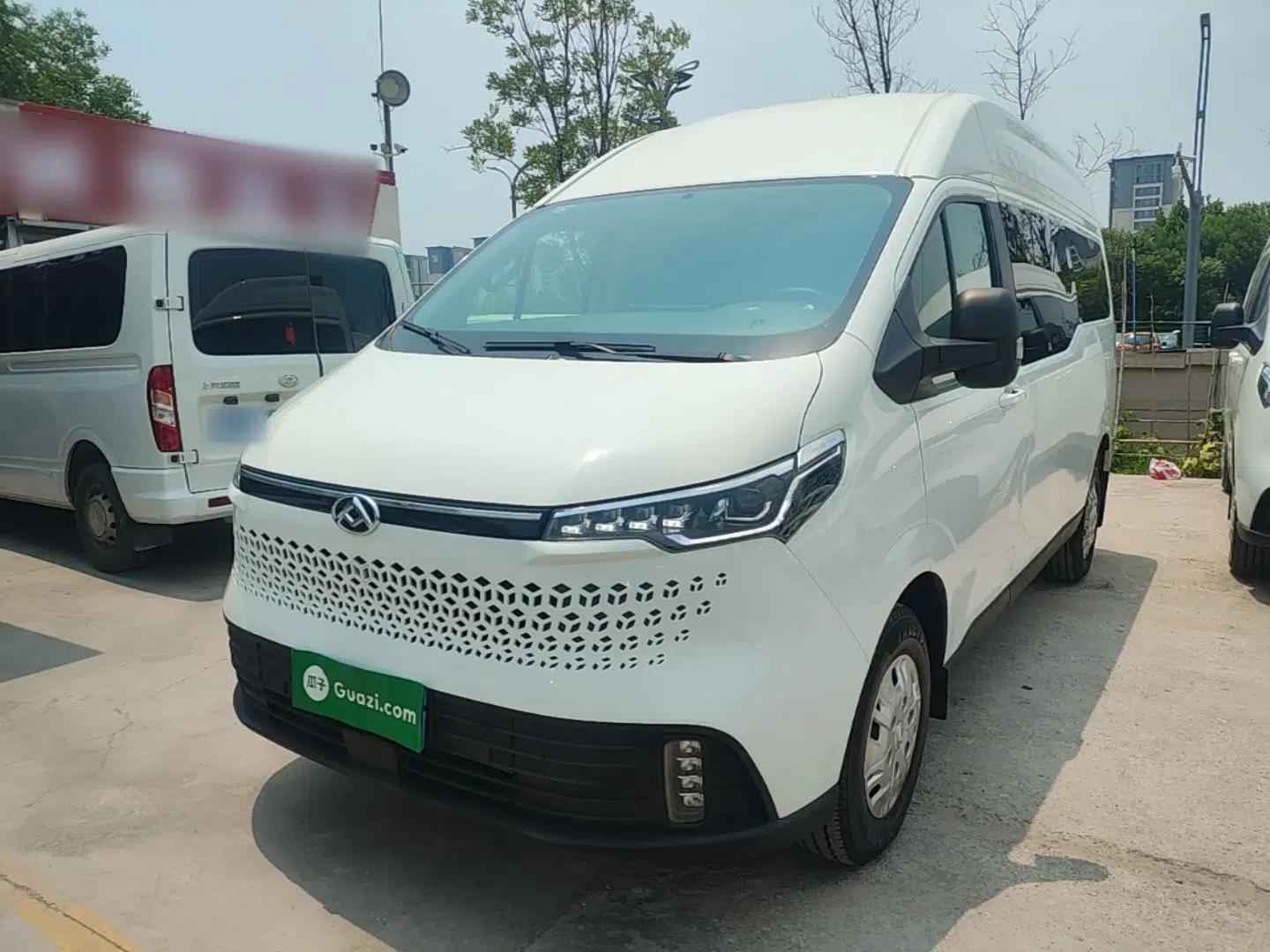 SAIC MAXUS Xintu V70 2023 2.0T Elite Edition Automatic Long Wheelbase Mid-Height 6/7 Seats — миниатюра 1