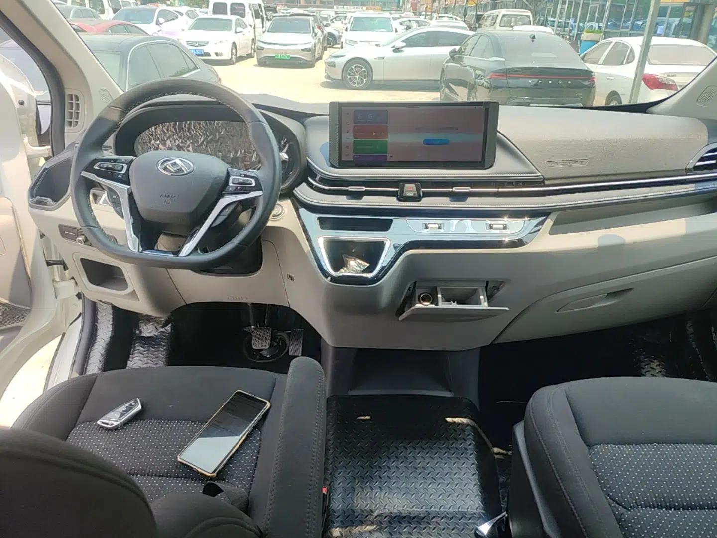 SAIC MAXUS Xintu V70 2023 2.0T Elite Edition Automatic Long Wheelbase Mid-Height 6/7 Seats — миниатюра 12