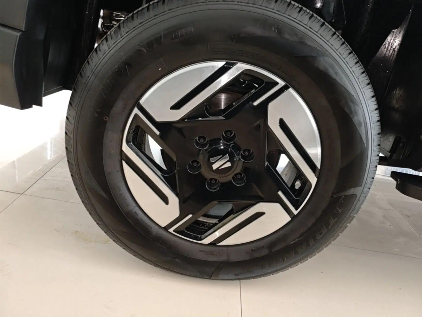 Dongfeng Zhengzhou Nissan Z9 GE PHEV 2025 135KM All-Wheel Drive Deluxe Edition — миниатюра 11