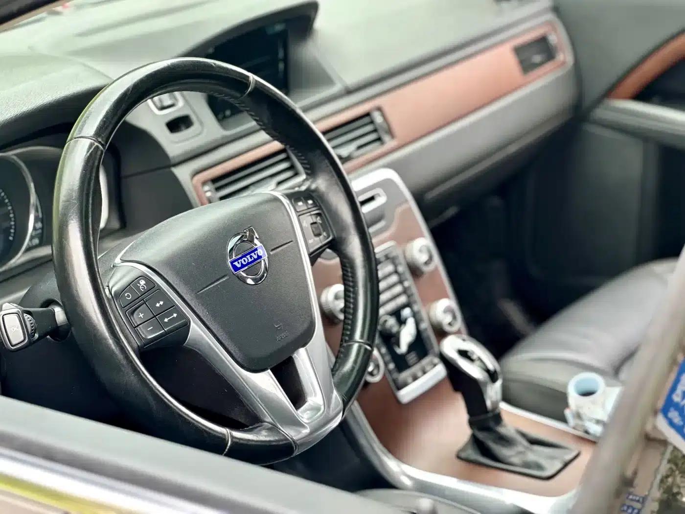 2015 Volvo S80L 2.0T T5 Smart Edition — миниатюра 37