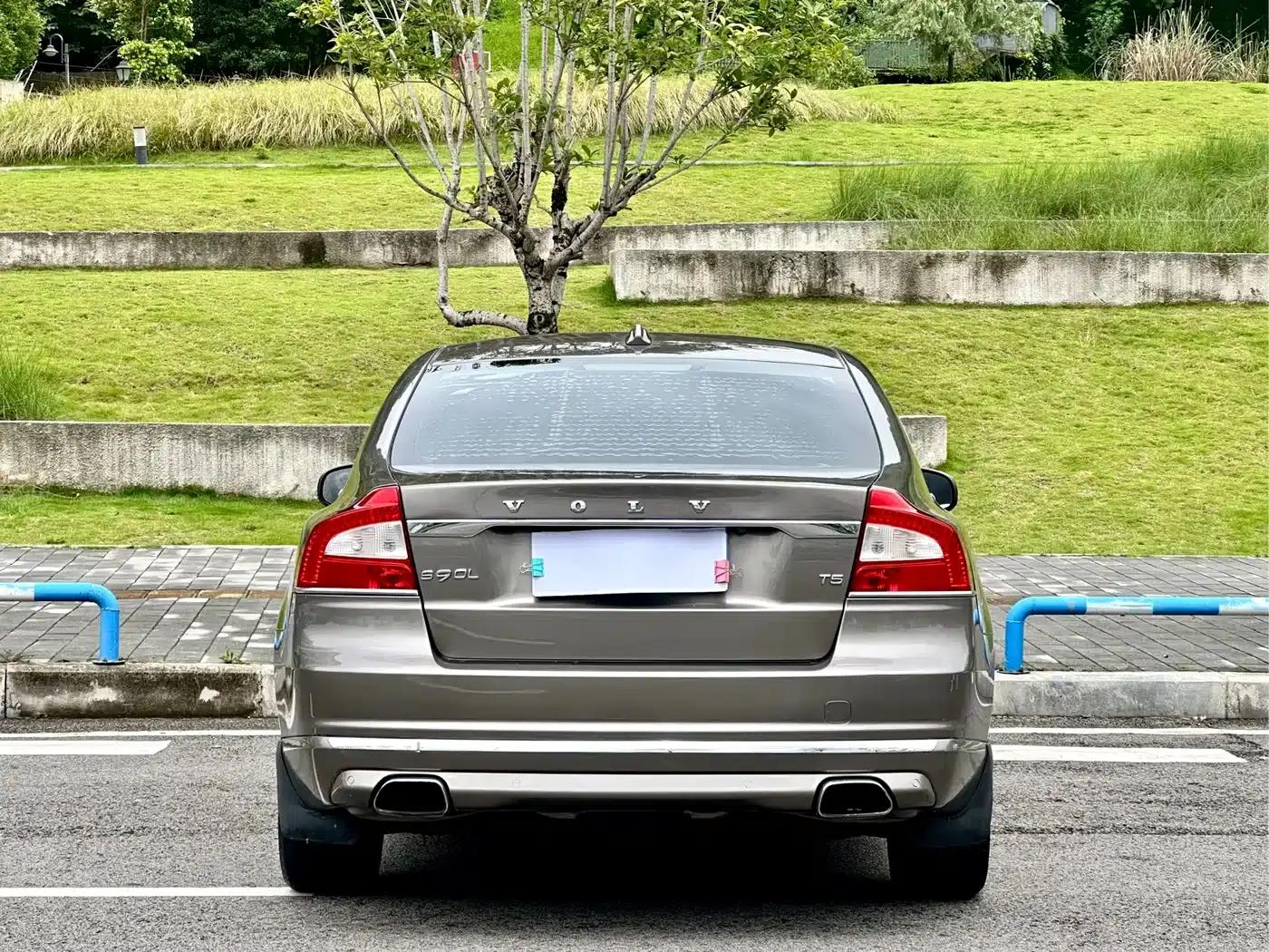 2015 Volvo S80L 2.0T T5 Smart Edition — миниатюра 5