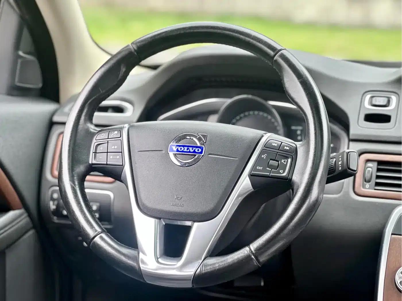2015 Volvo S80L 2.0T T5 Smart Edition — миниатюра 42