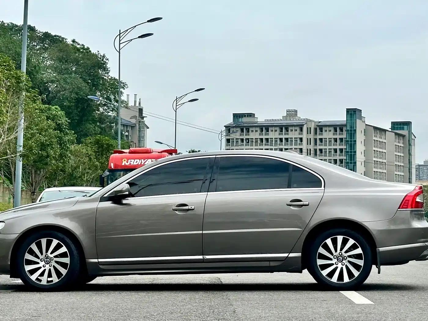 2015 Volvo S80L 2.0T T5 Smart Edition — миниатюра 7