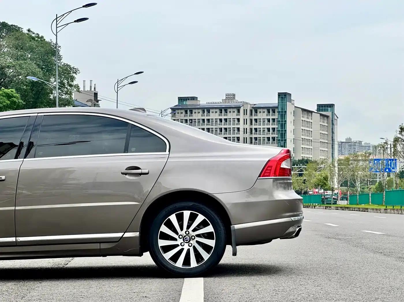 2015 Volvo S80L 2.0T T5 Smart Edition — миниатюра 9