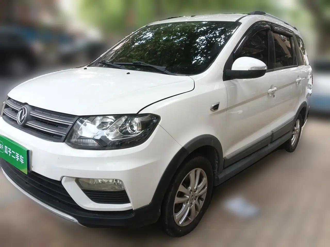 Dongfeng Fengon 370 2016 1.5L Manual Luxury Version SFG15-05 7 Seats — миниатюра 1