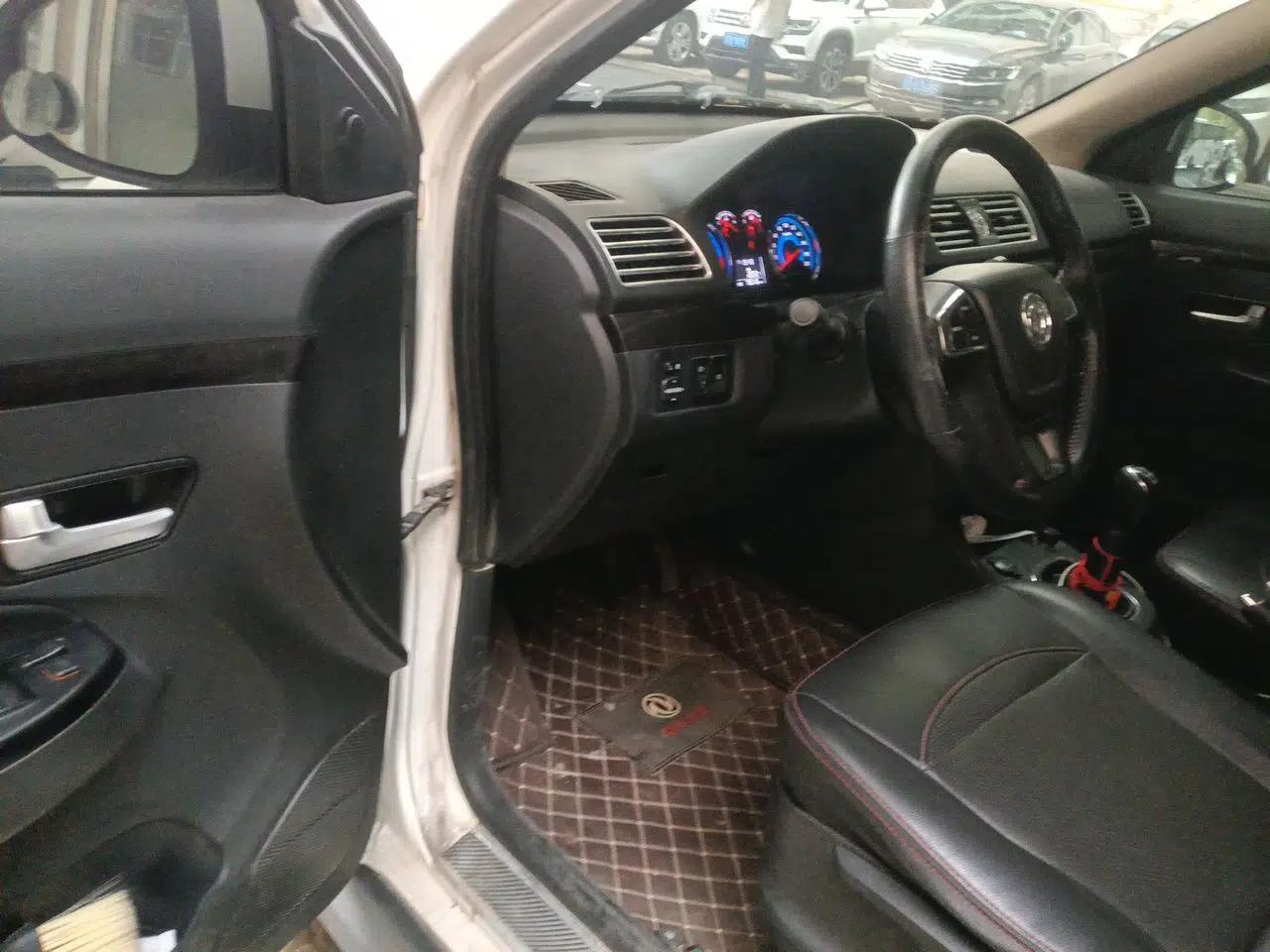 Dongfeng Fengon 370 2016 1.5L Manual Luxury Version SFG15-05 7 Seats — миниатюра 16