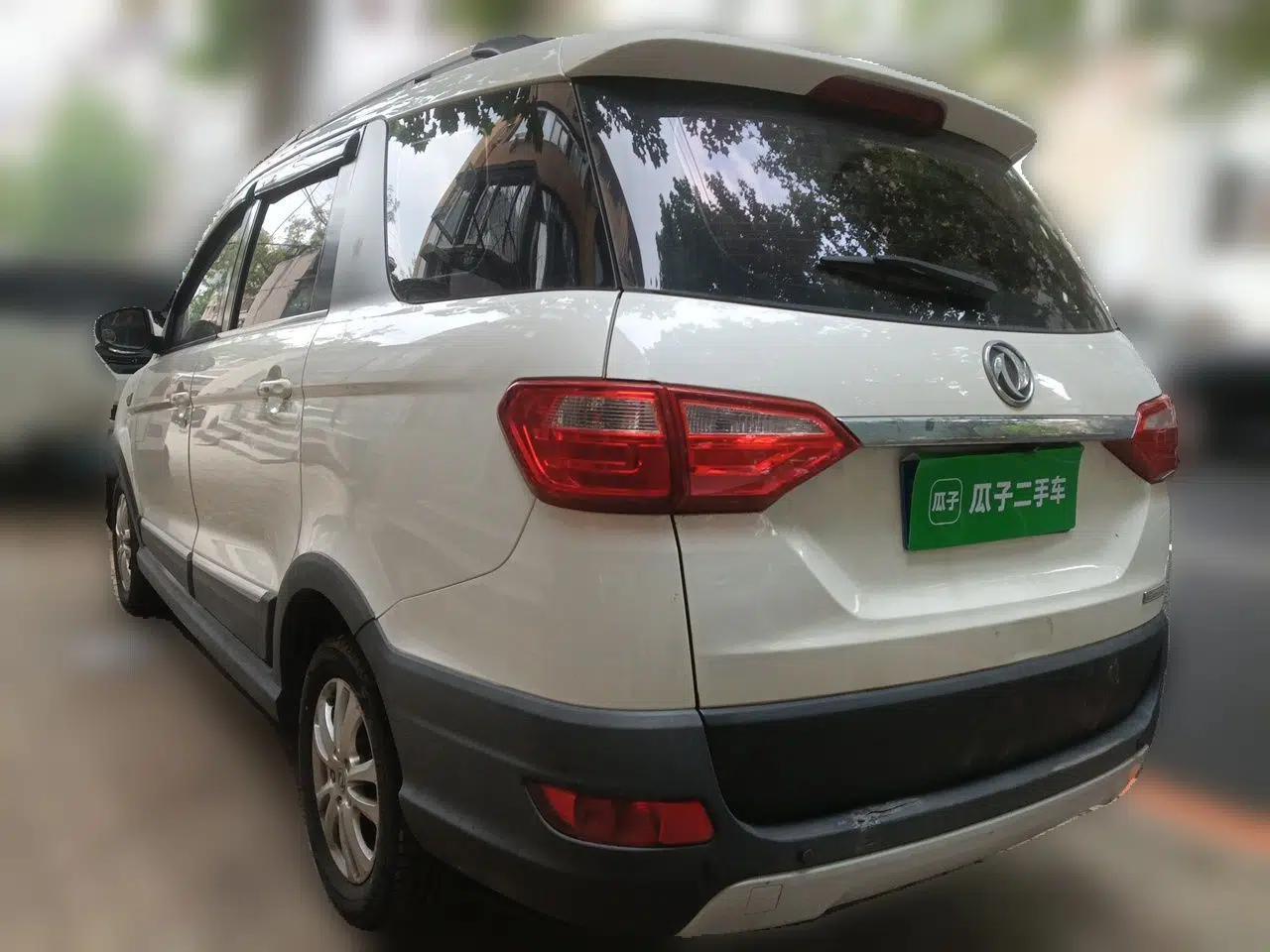 Dongfeng Fengon 370 2016 1.5L Manual Luxury Version SFG15-05 7 Seats — миниатюра 4