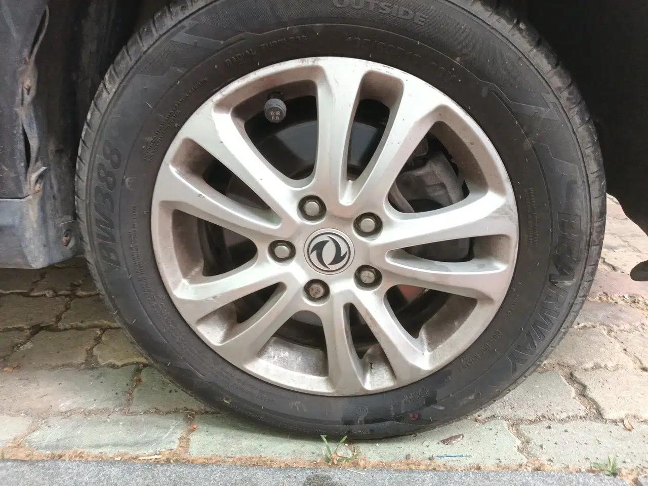 Dongfeng Fengon 370 2016 1.5L Manual Luxury Version SFG15-05 7 Seats — миниатюра 8