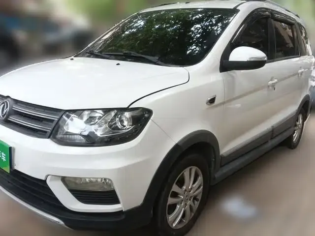 Dongfeng Fengon 370 2016 1.5L Manual Luxury Version SFG15-05 7 Seats
