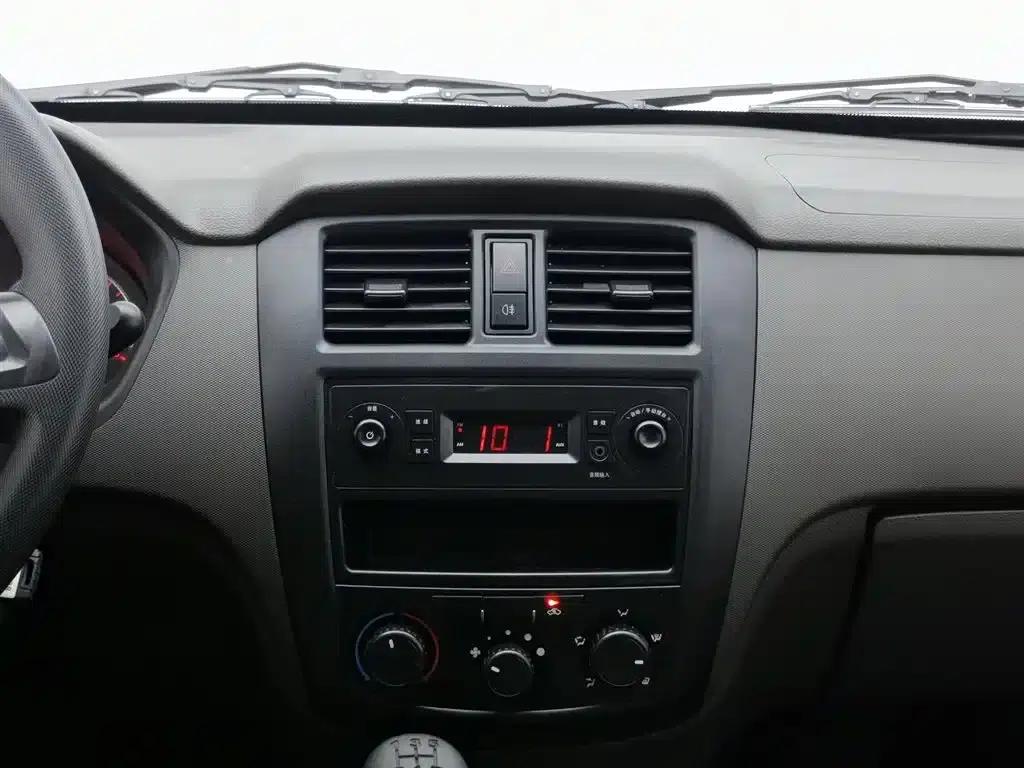 Wuling Rongguang S 2023 1.5L Basic Model 5/7 Seats — миниатюра 12