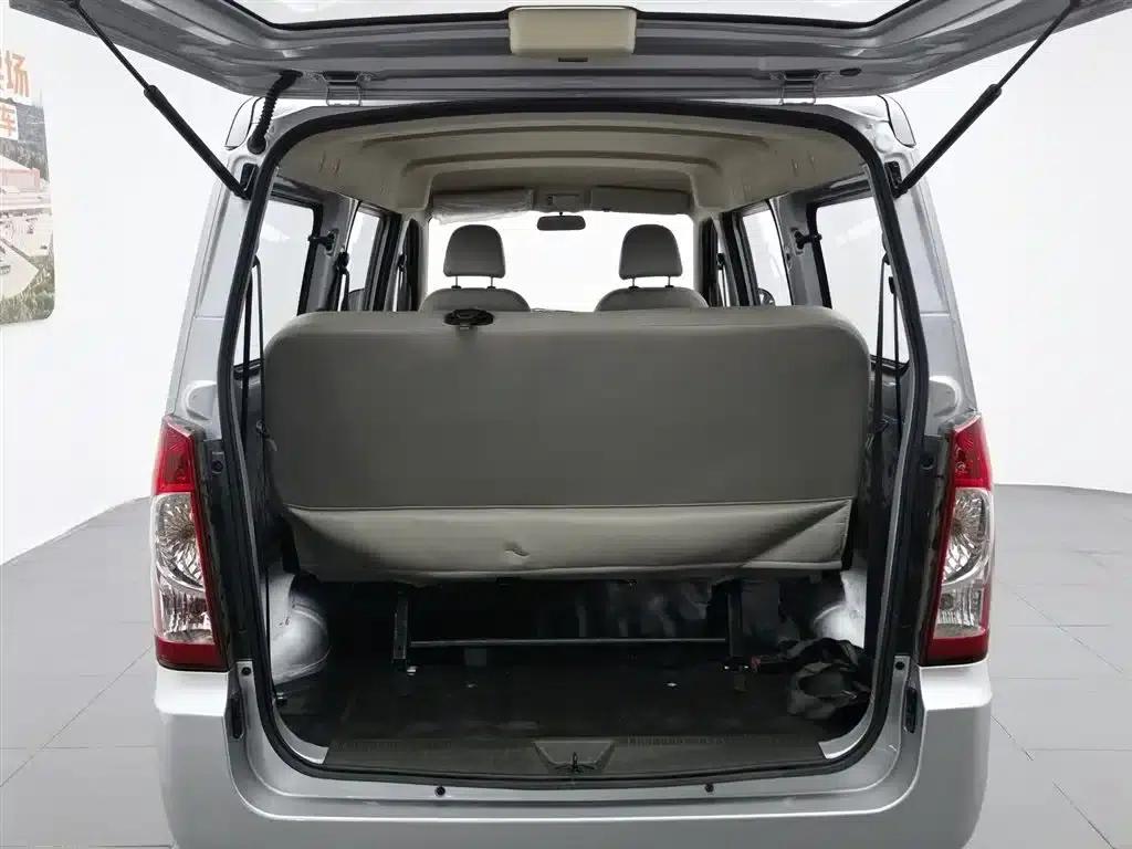 Wuling Rongguang S 2023 1.5L Basic Model 5/7 Seats — миниатюра 16