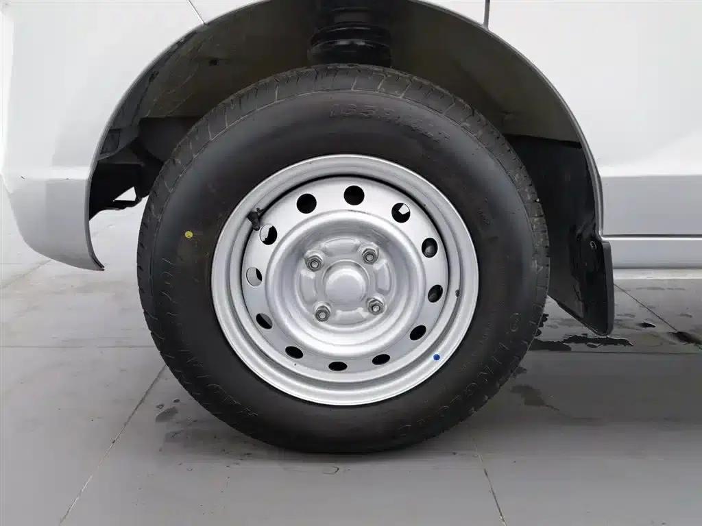 Wuling Rongguang S 2023 1.5L Basic Model 5/7 Seats — миниатюра 17