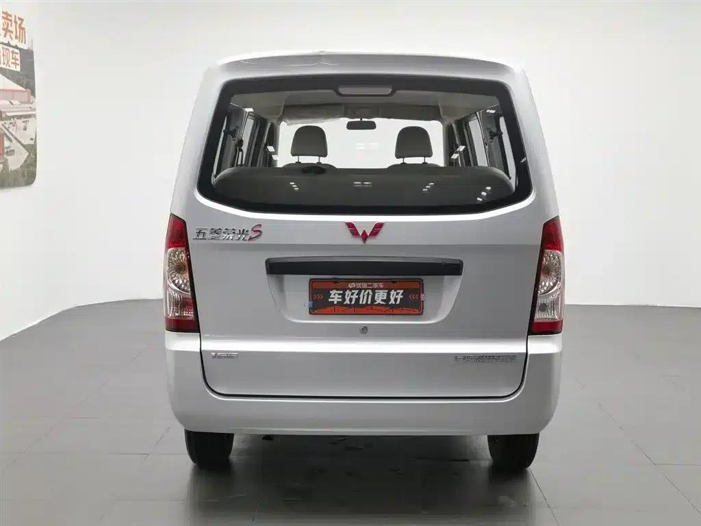 Wuling Rongguang S 2023 1.5L Basic Model 5/7 Seats — миниатюра 4