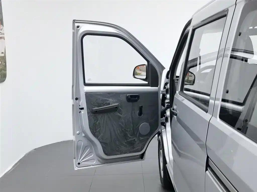 Wuling Rongguang S 2023 1.5L Basic Model 5/7 Seats — миниатюра 8